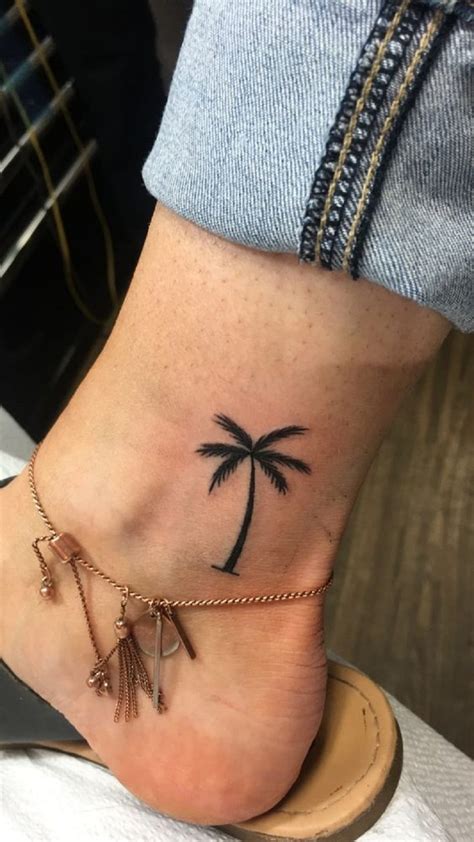 Palmera tattoo